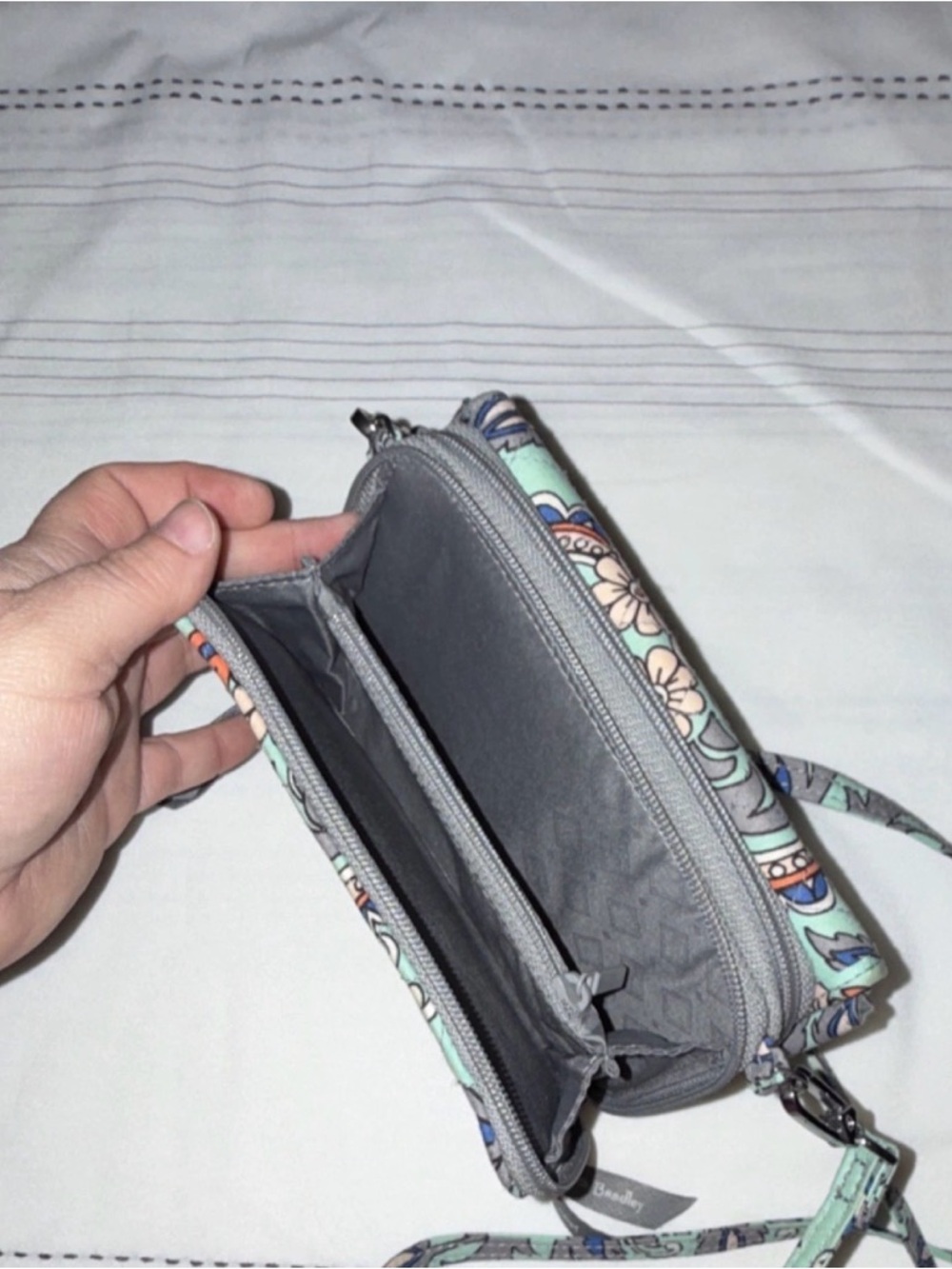Vera Bradley Mint Floral Crossbody‎ Bag with Adjustable Strap - Picture 4 of 5